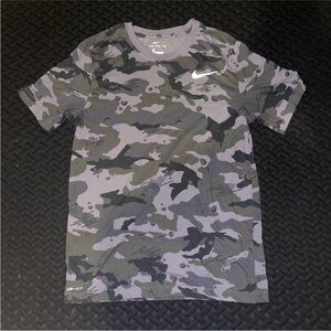Nike Men's Black and Gray Camo Dri-FIT Tee